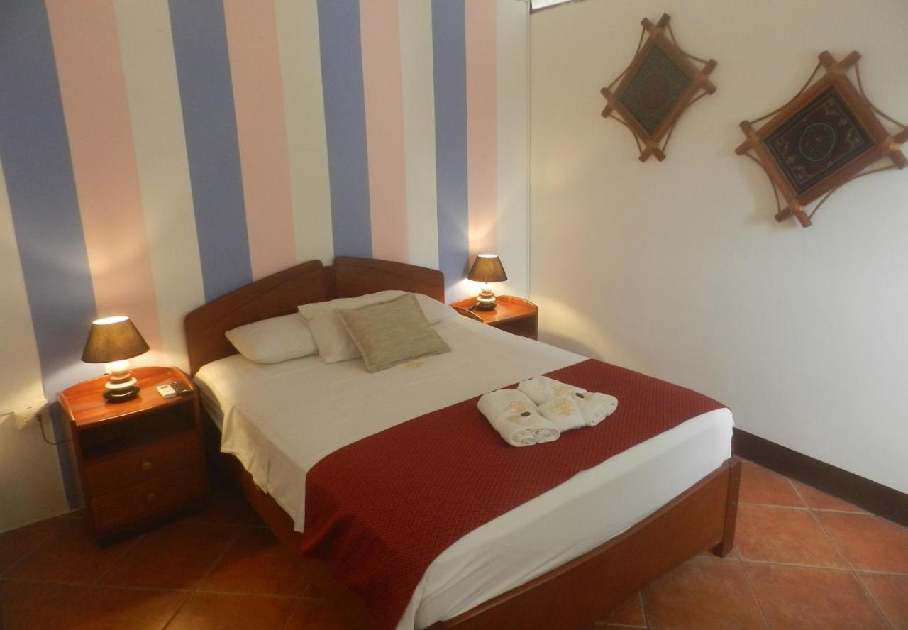El Cauchero Hotel Iquitos Exteriör bild