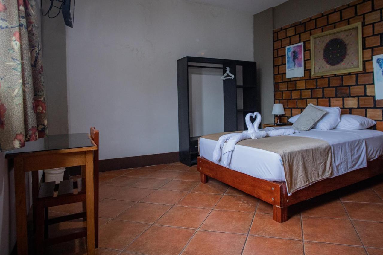 El Cauchero Hotel Iquitos Exteriör bild