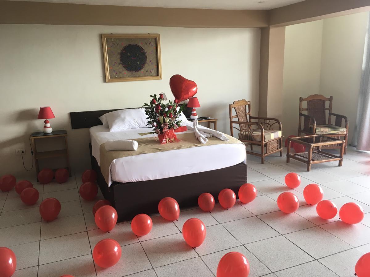El Cauchero Hotel Iquitos Exteriör bild